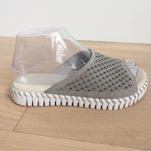 Ilse Jacobsen Grey Scalloped Tulip Slide Sandals - Picture 6 of 12